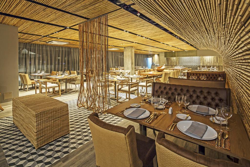 Movich Buro 51 Hotel Barranquilla  Exterior photo The interior of the restaurant