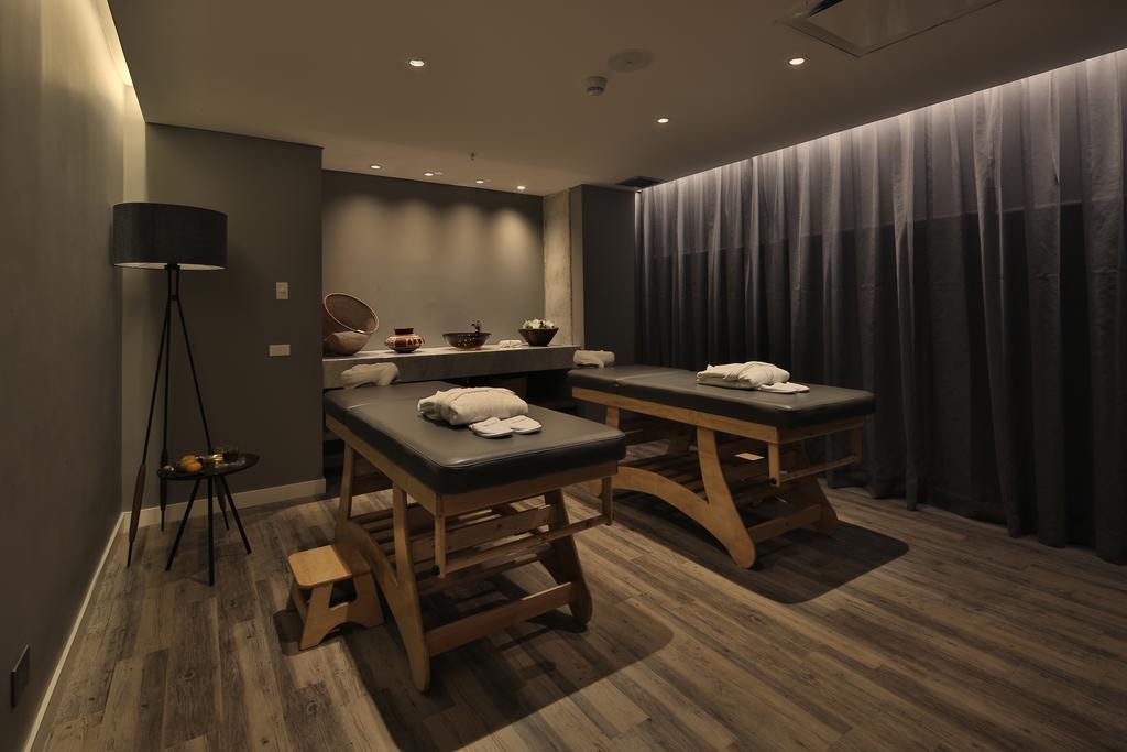 Movich Buro 51 Hotel Barranquilla  Exterior photo A treatment room at a spa